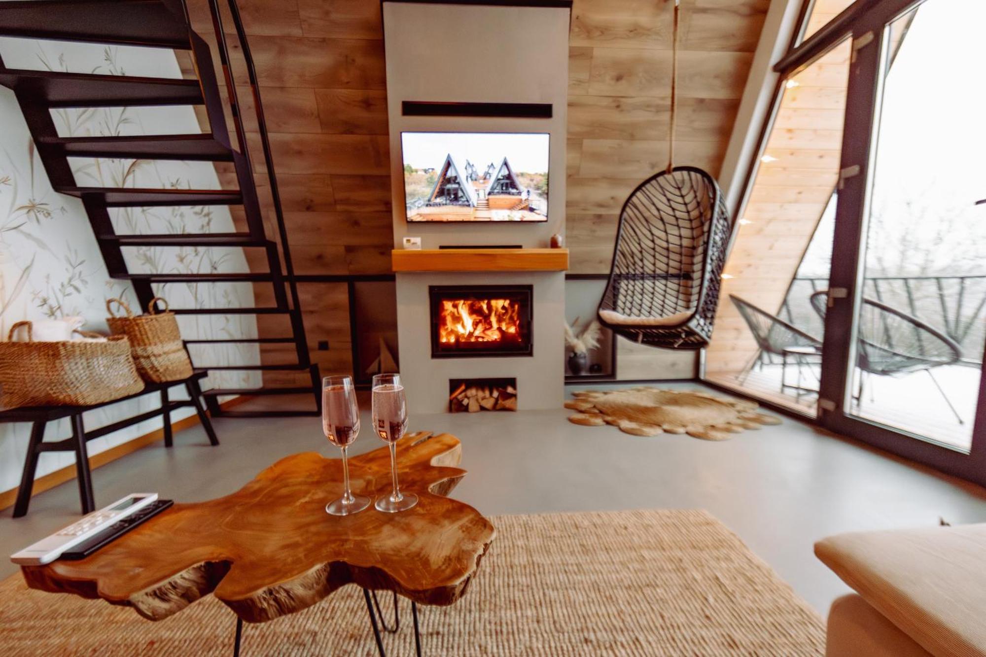 A-By The Lake - Private A Frame Villas Caciulati Ngoại thất bức ảnh