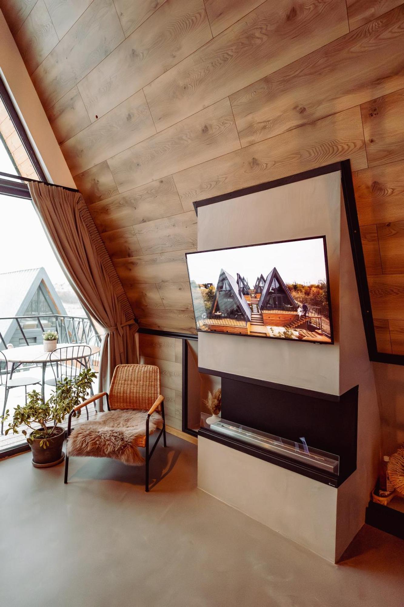 A-By The Lake - Private A Frame Villas Caciulati Ngoại thất bức ảnh